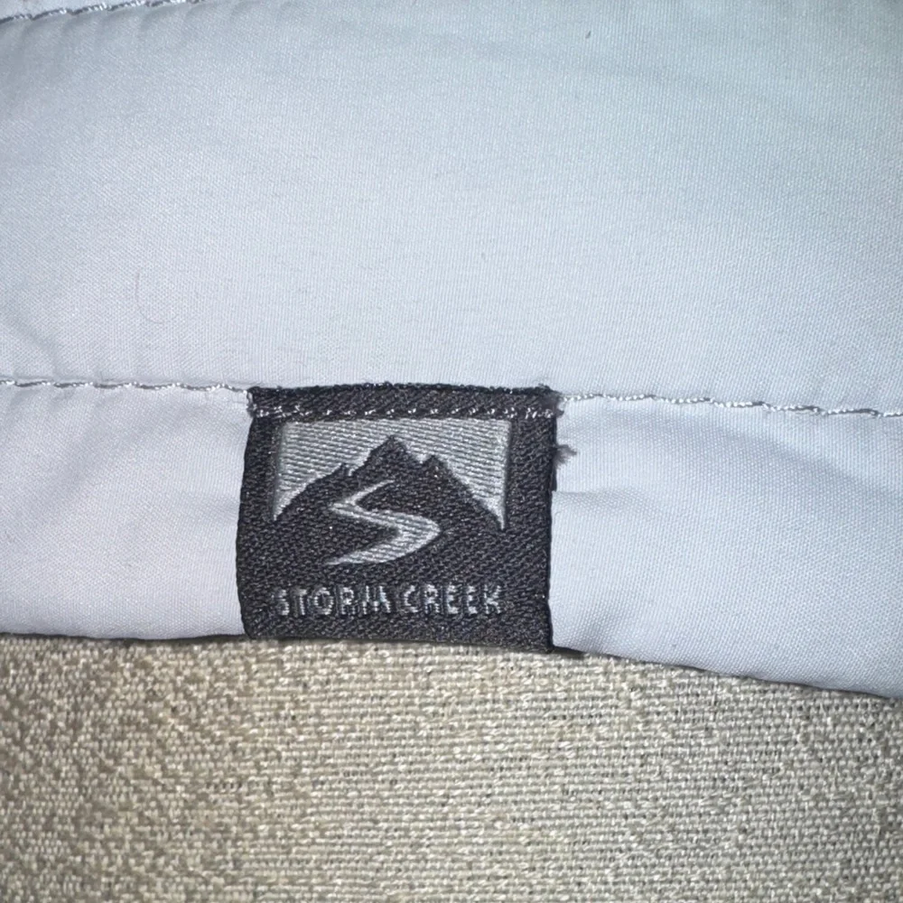 Storm Creek Women's Light Gray White Quilted Keystone Vest 4 zipper pocket Small - Picture 4 of 13